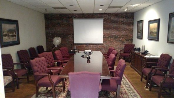 Emerson Place: 220 Emerson Pl, Davenport, IA 52801